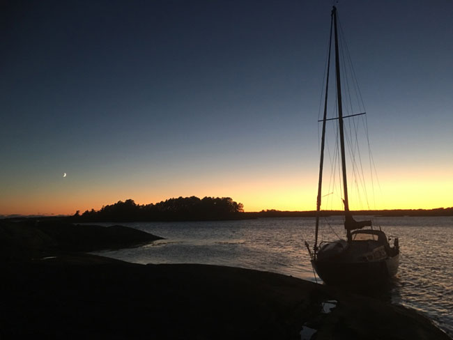 Y&ouml;pyminen Orglos&ouml;n rannassa